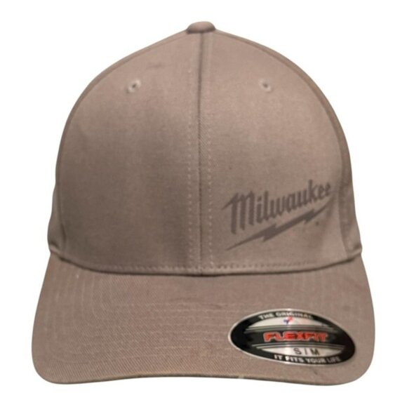 Milwaukee Other - Milwaukee Hat Cap Fitted Mens Small Medium Khaki Flexfit Workwear Yupoong Tools